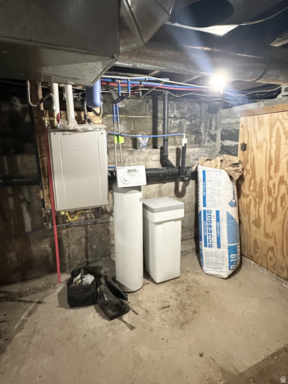 319 CARSON AVE East Carbon, UT 84520