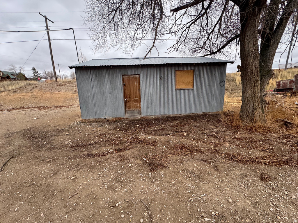 215 W 200 N Moroni, UT 84646