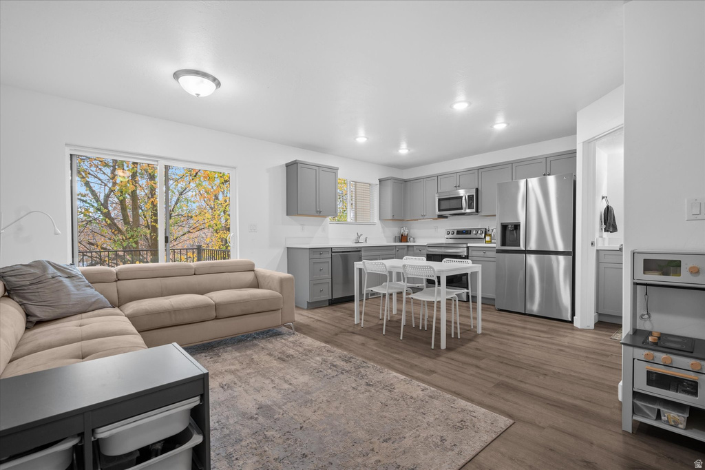 645 S PLUM CREEK LN Ogden, UT 84404