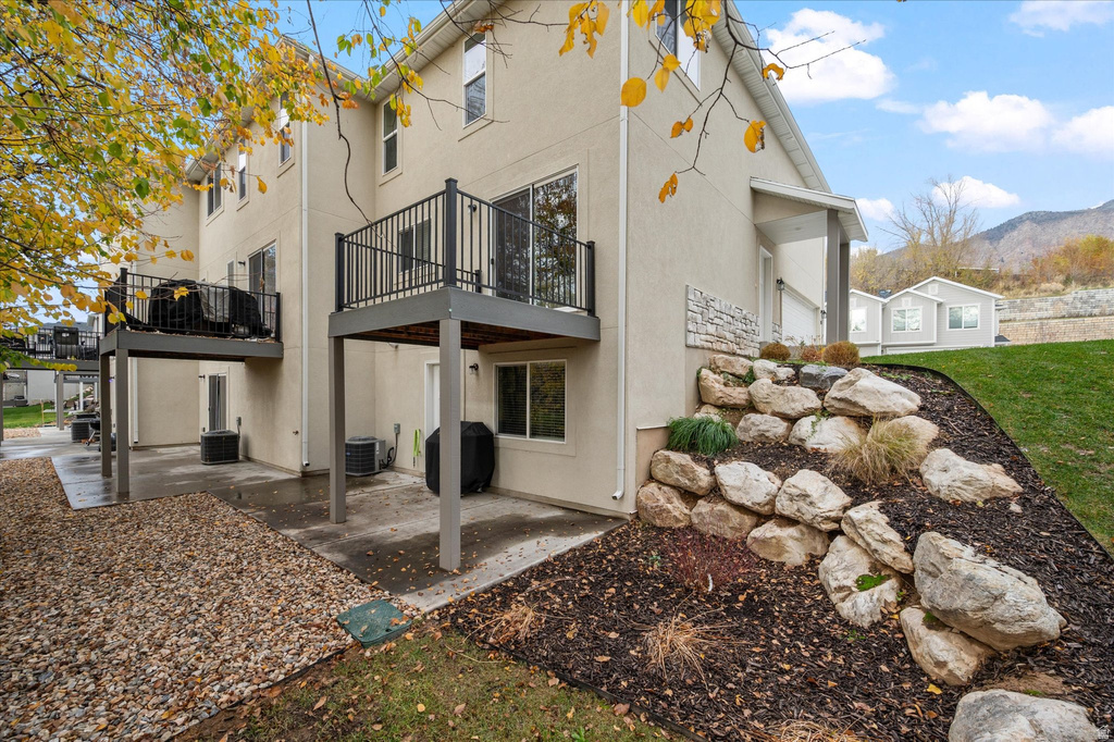 645 S PLUM CREEK LN Ogden, UT 84404