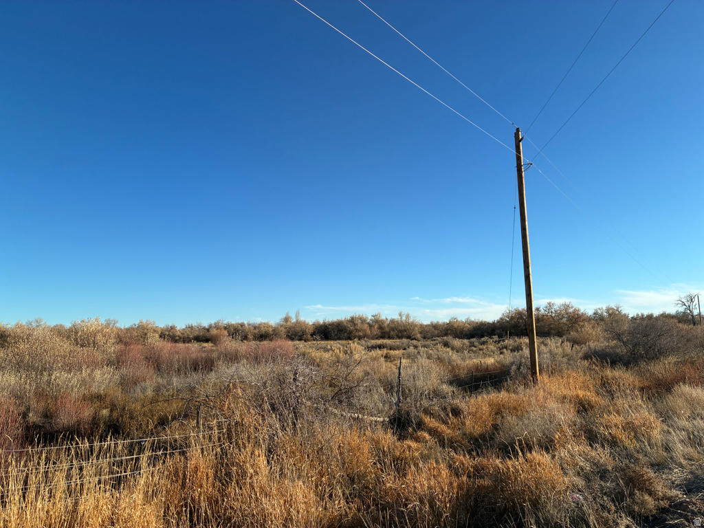 1627 S 3050 W Lapoint, UT 84039