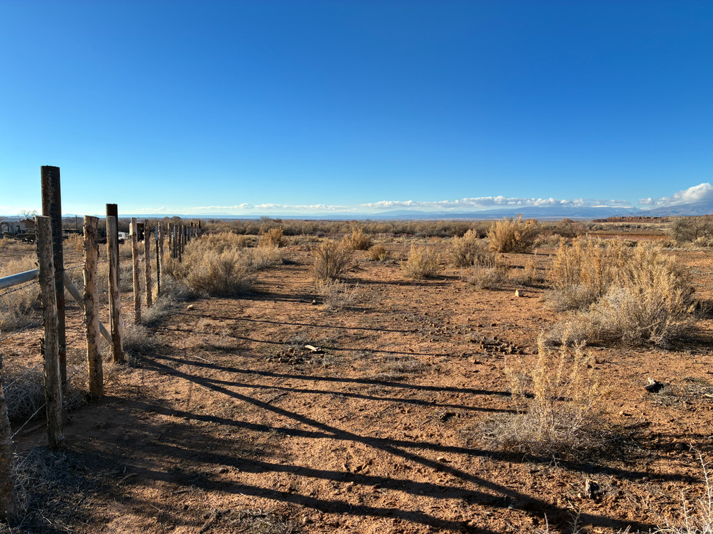 1627 S 3050 W Lapoint, UT 84039