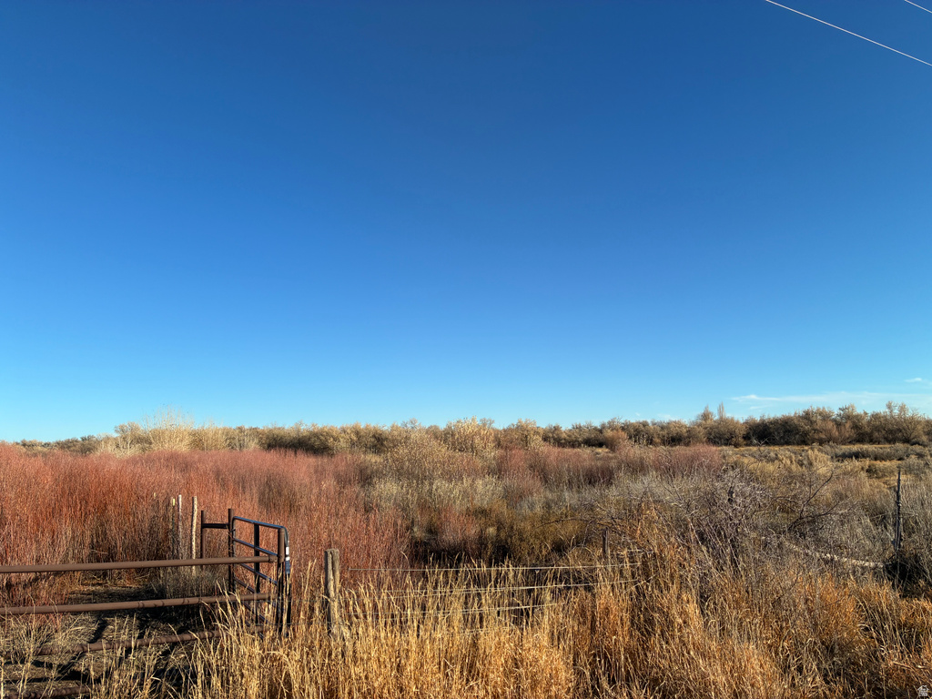 1627 S 3050 W Lapoint, UT 84039