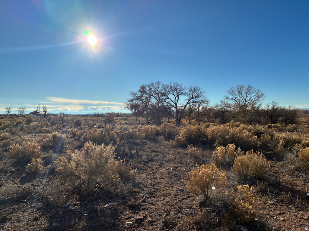 1627 S 3050 W Lapoint, UT 84039