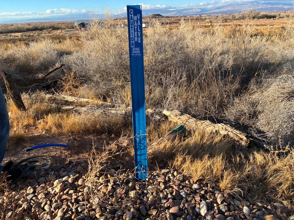 1627 S 3050 W Lapoint, UT 84039