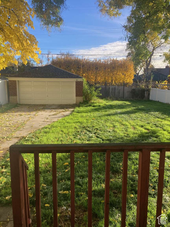 1252 E DRIGGS AVE photo 2
