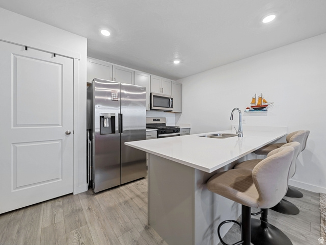 8468 W MEADOW BANK WAY Magna, UT 84044