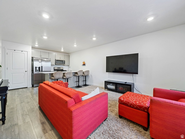 8468 W MEADOW BANK WAY Magna, UT 84044