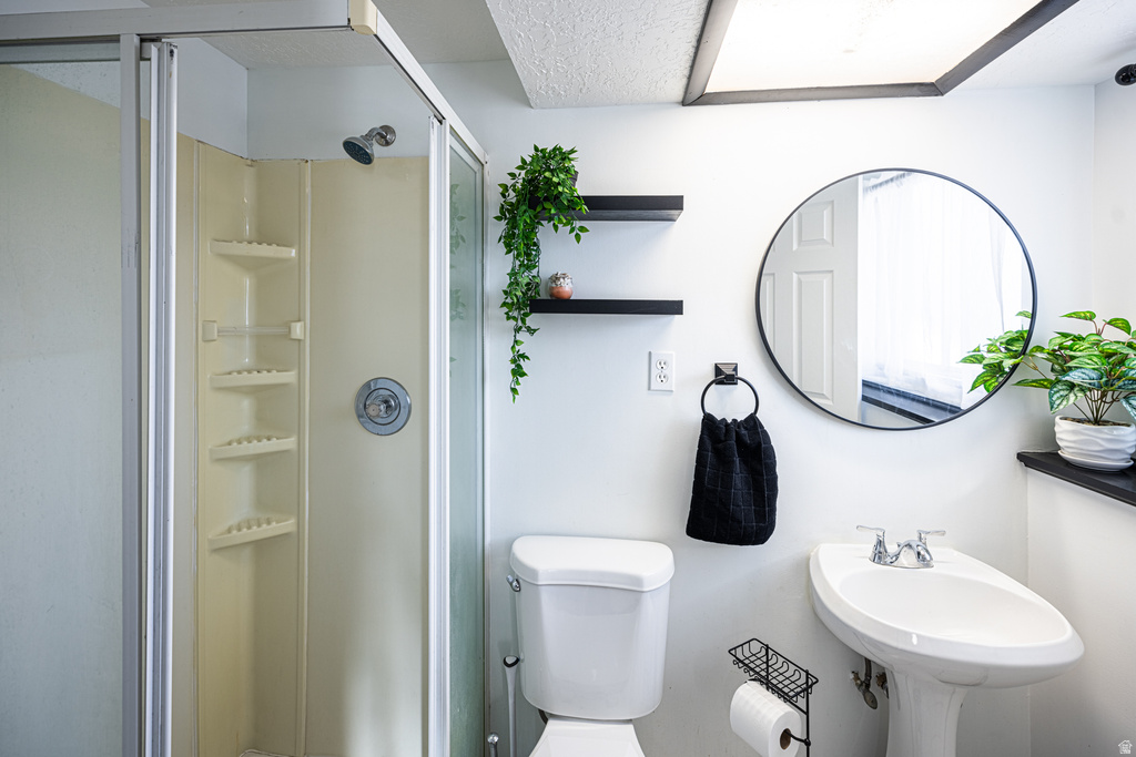 880 E 350 N Layton, UT 84041