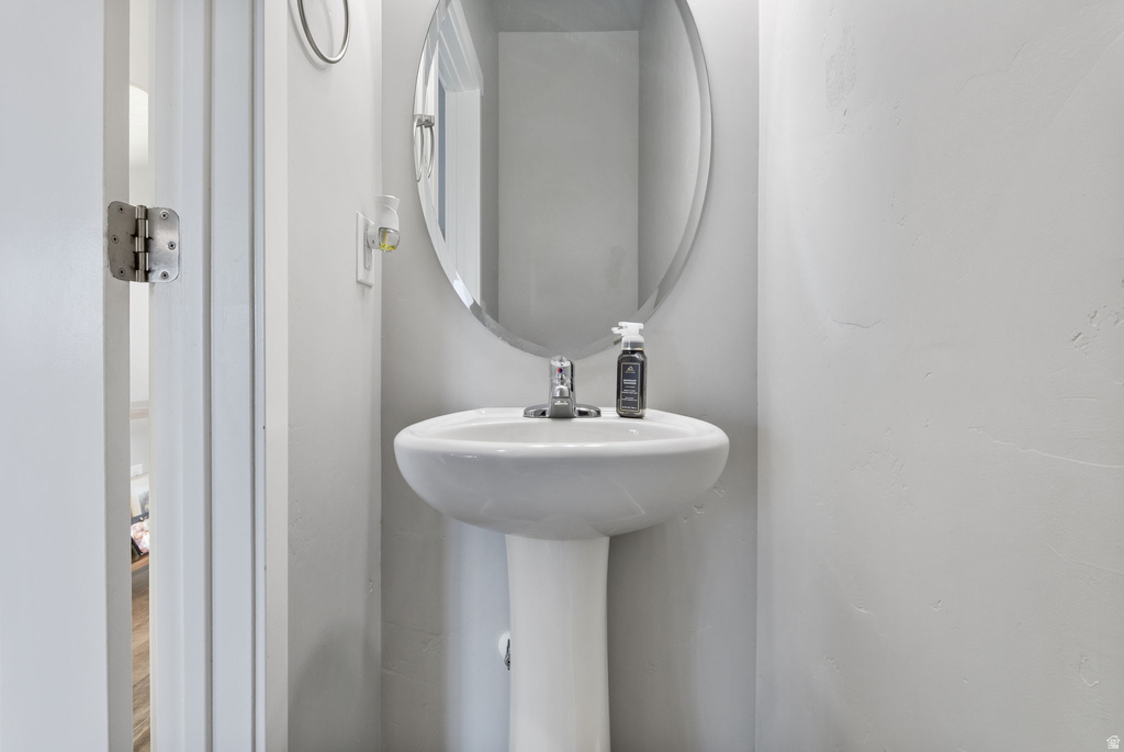 294 W QUARTZ RD Tooele, UT 84074