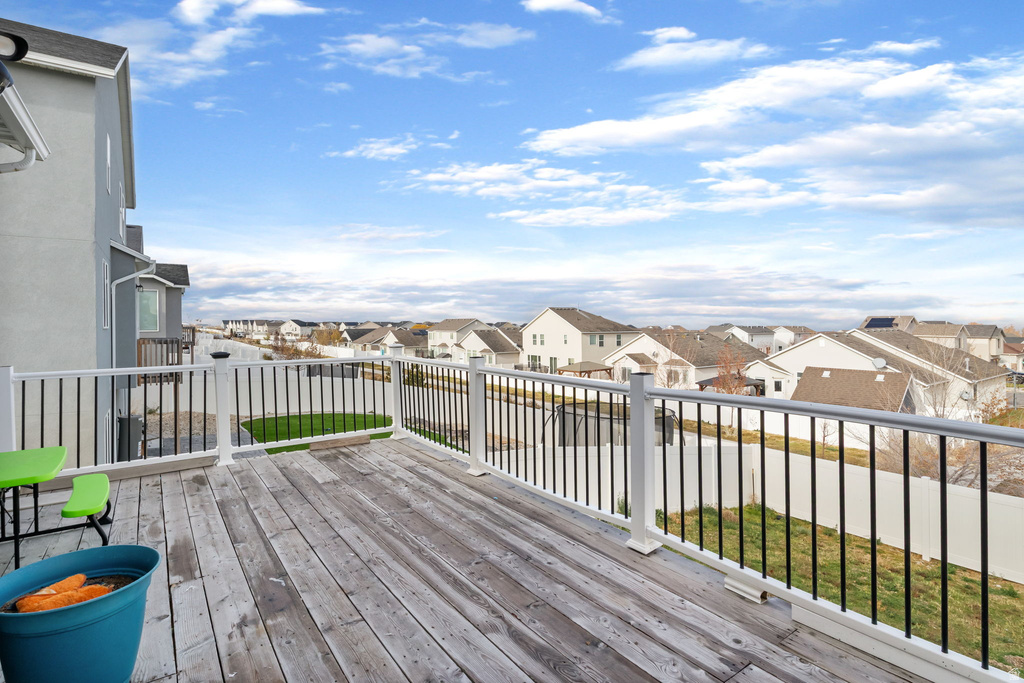 294 W QUARTZ RD Tooele, UT 84074