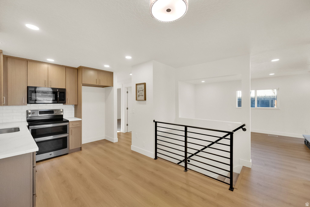 8296 S JACKSON ST Midvale, UT 84047