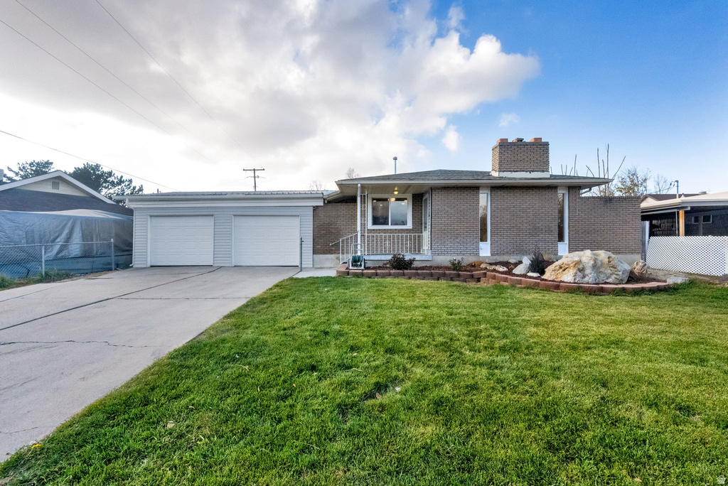 8296 S JACKSON ST Midvale, UT 84047