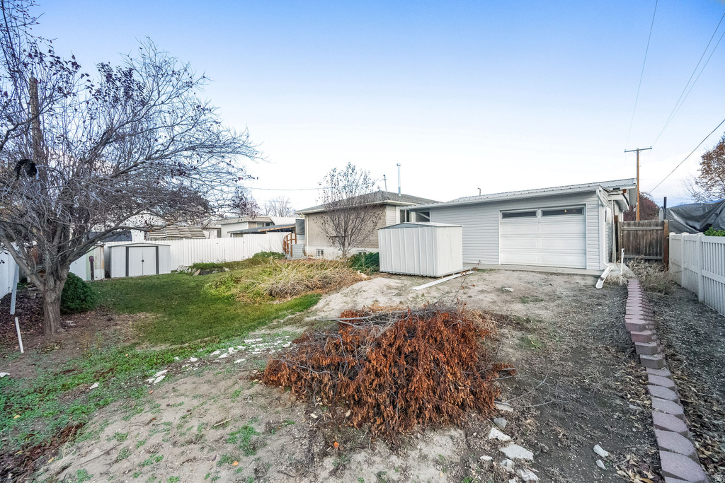 8296 S JACKSON ST Midvale, UT 84047