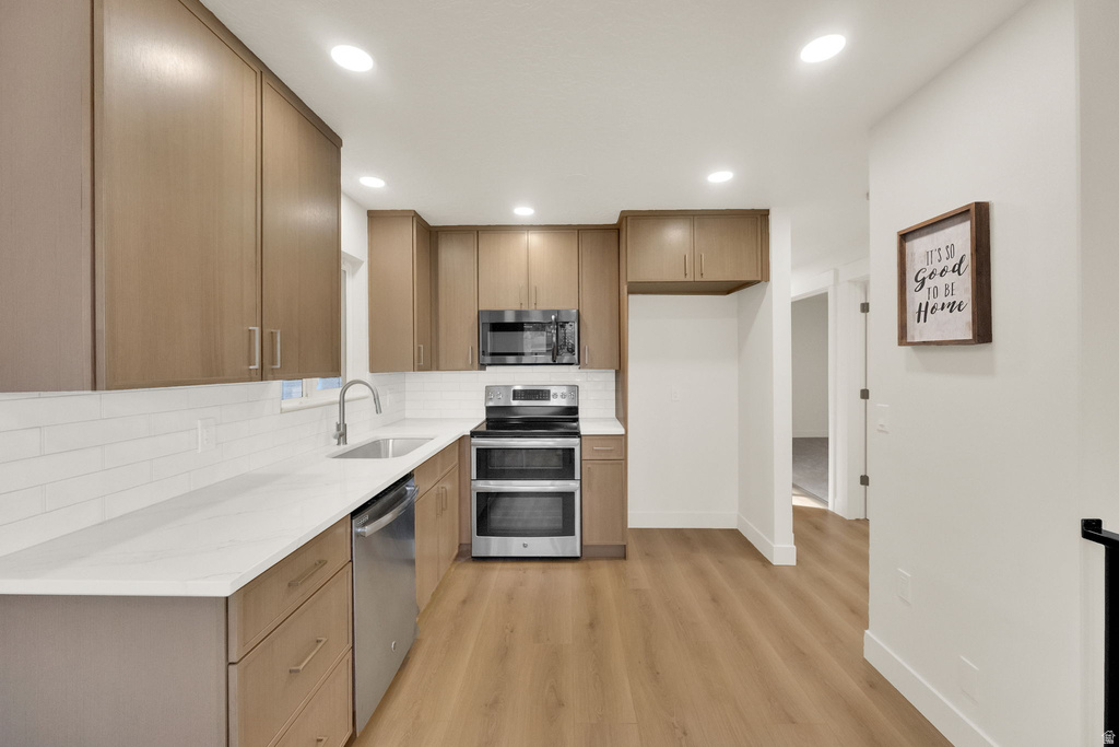 8296 S JACKSON ST Midvale, UT 84047