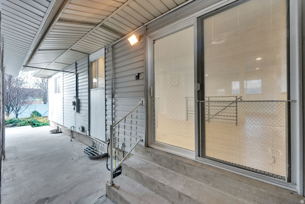 8296 S JACKSON ST Midvale, UT 84047