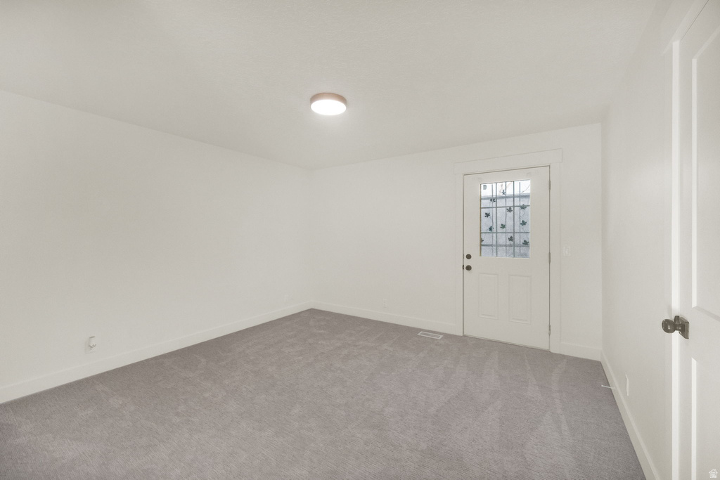 8296 S JACKSON ST Midvale, UT 84047