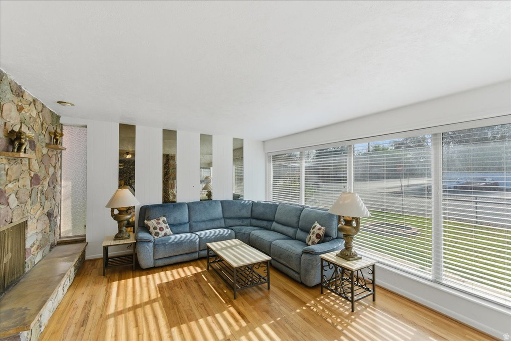 8416 W 3370 S Magna, UT 84044