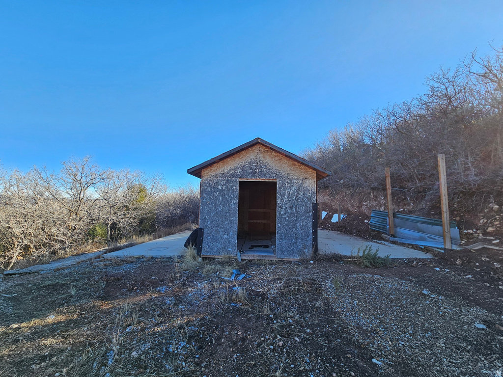 1064 E TABBY ACCESS RD Tabiona, UT 84072