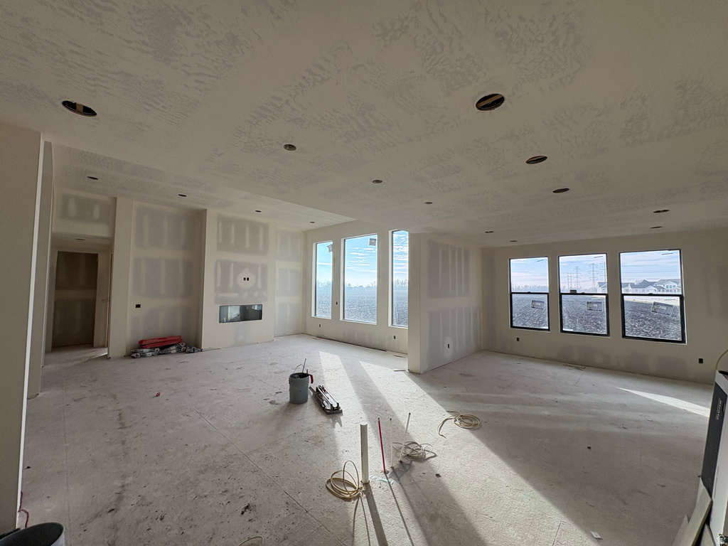 538 S 1400 W Farmington, UT 84025