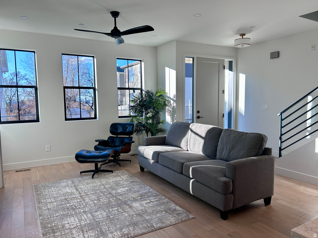 571 S MCCLELLAND ST Salt Lake City, UT 84102