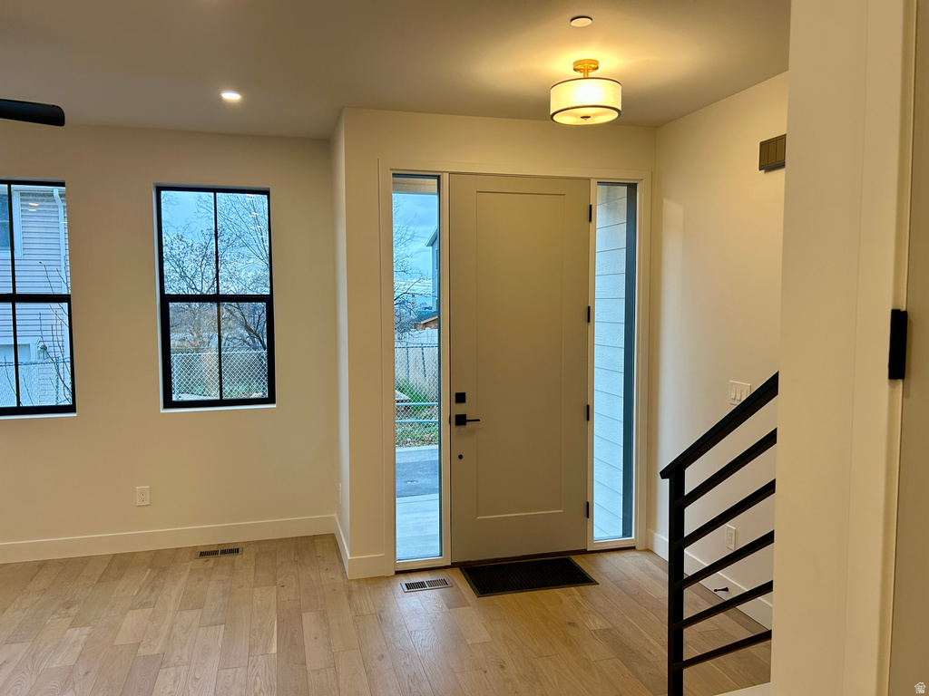 571 S MCCLELLAND ST Salt Lake City, UT 84102