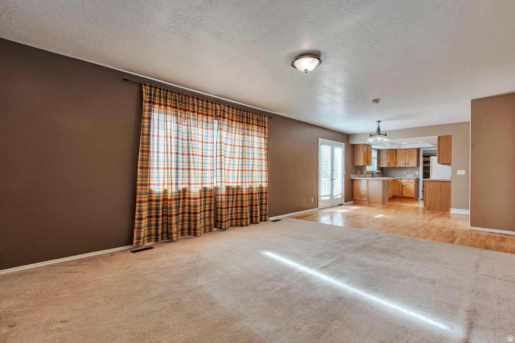 2113 W SURREY CIR Taylorsville, UT 84129