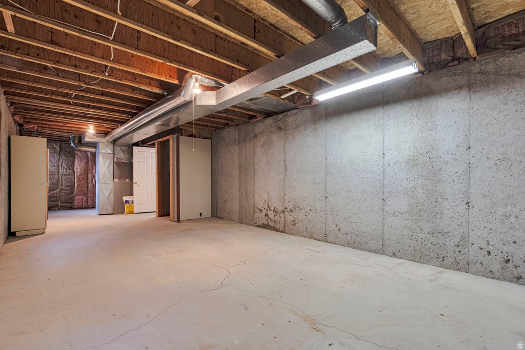 2113 W SURREY CIR Taylorsville, UT 84129