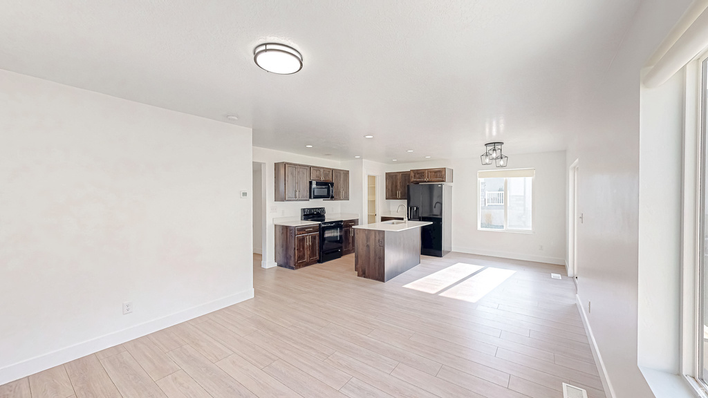 1816 S FREESTONE BLVD Santaquin, UT 84655