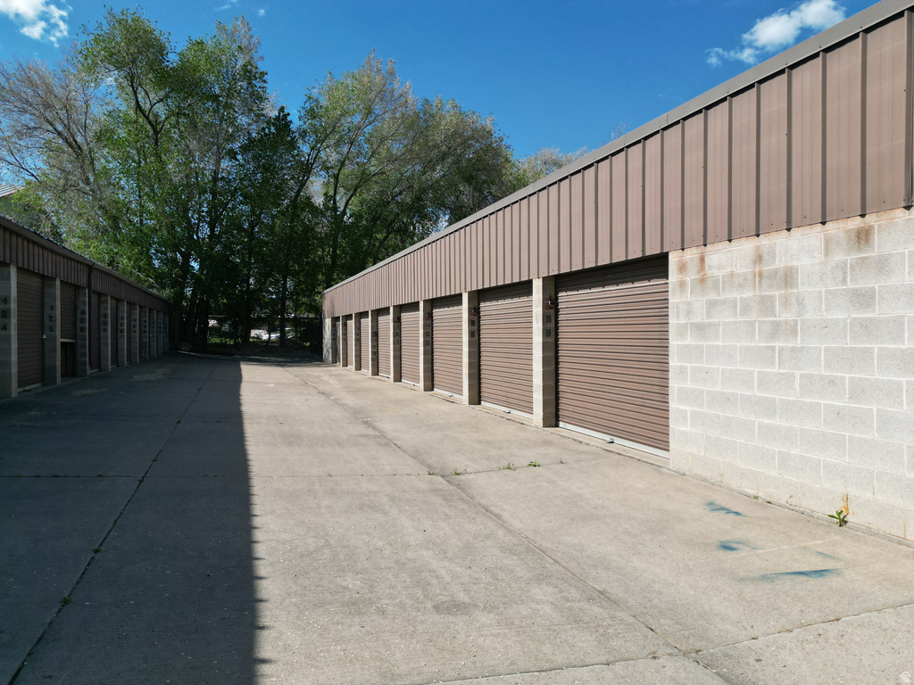 2087 N MAIN N ST photo 2