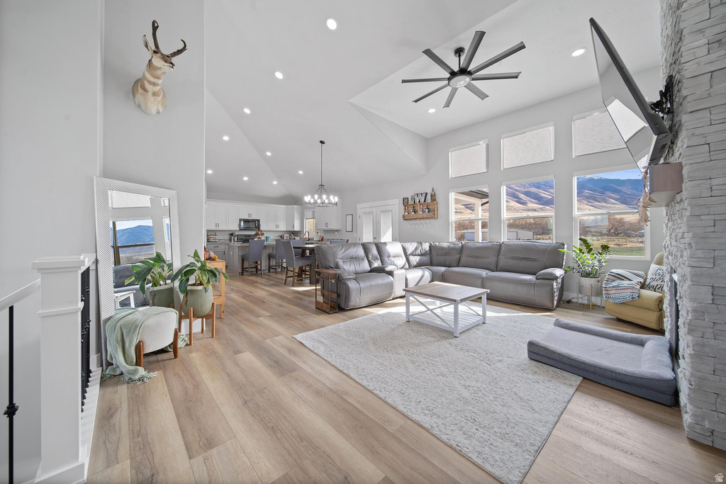 1668 E COREYS CT Lake Point, UT 84074