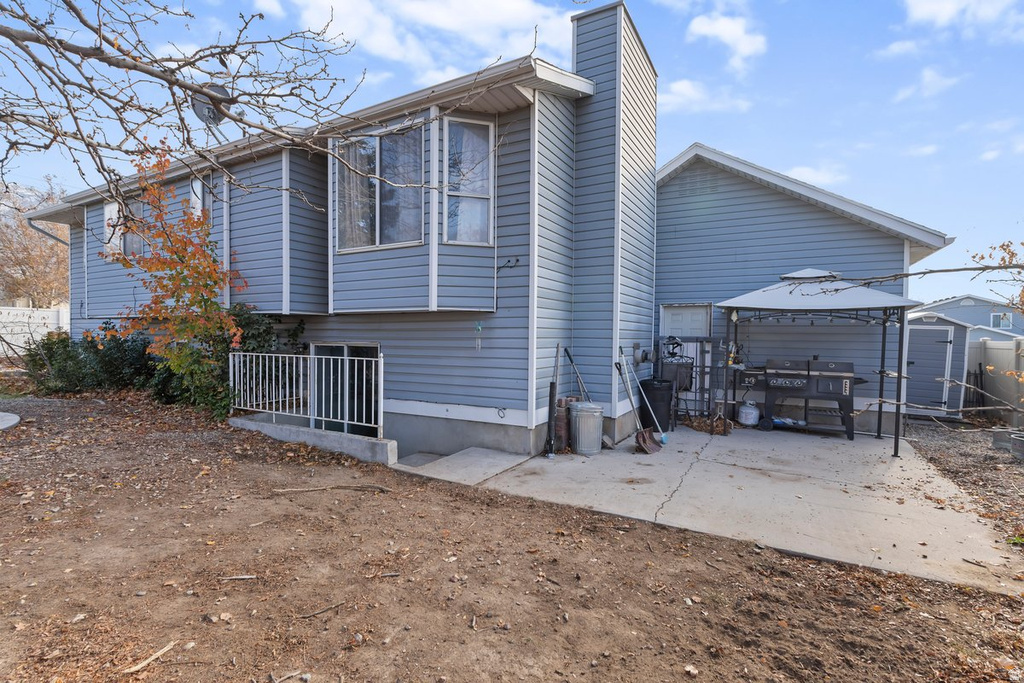 989 E SANDCREST DR Sandy, UT 84094