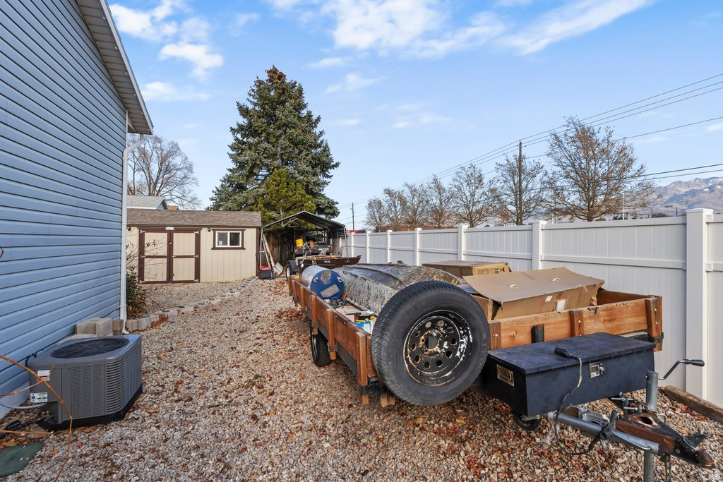 989 E SANDCREST DR Sandy, UT 84094