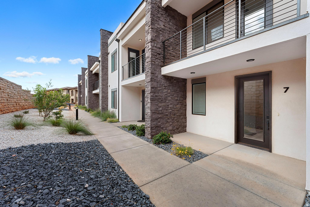 204 N CLIFF SIDE DR #7 Hurricane, UT 84737