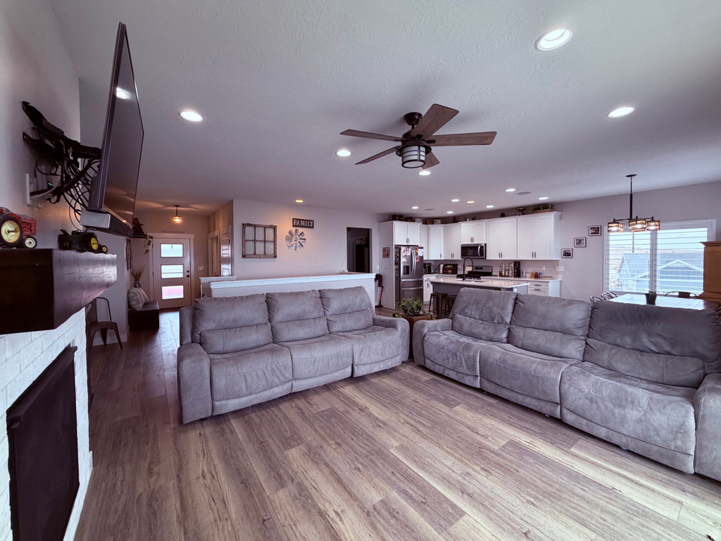 3134 S DEER CANYON DR Saratoga Springs, UT 84045