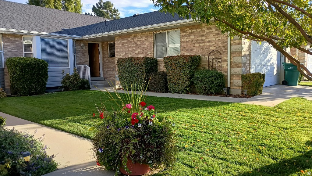 134 W Hidden Hollow Cir