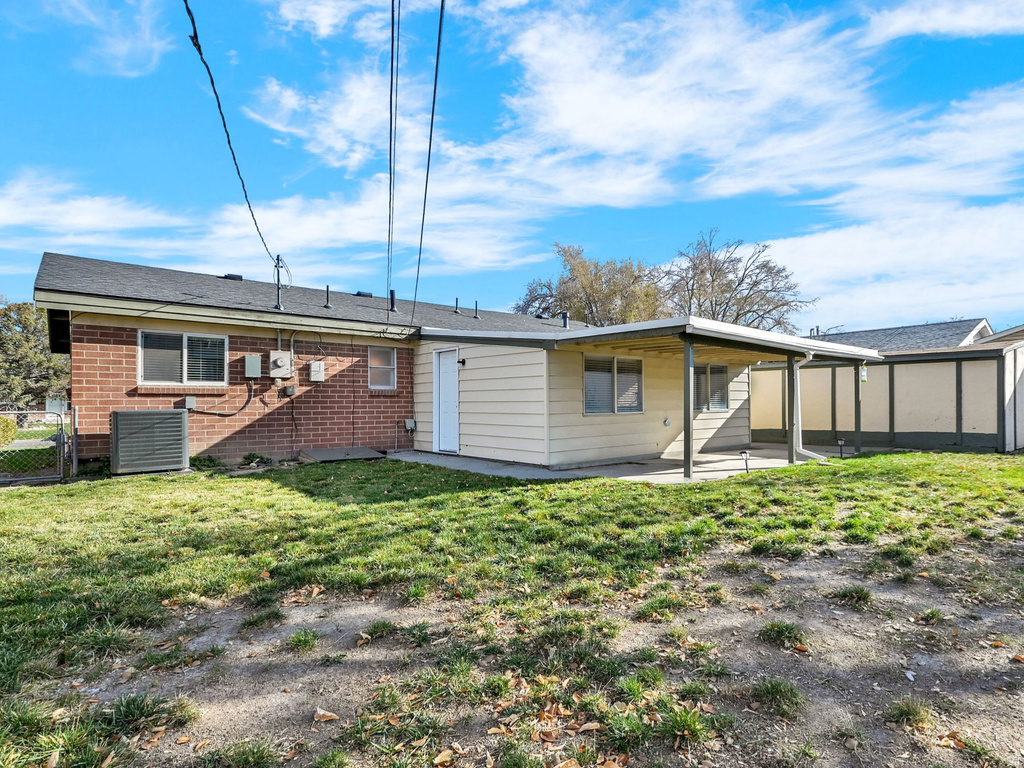 5534 S SPURRIER RD Murray, UT 84107