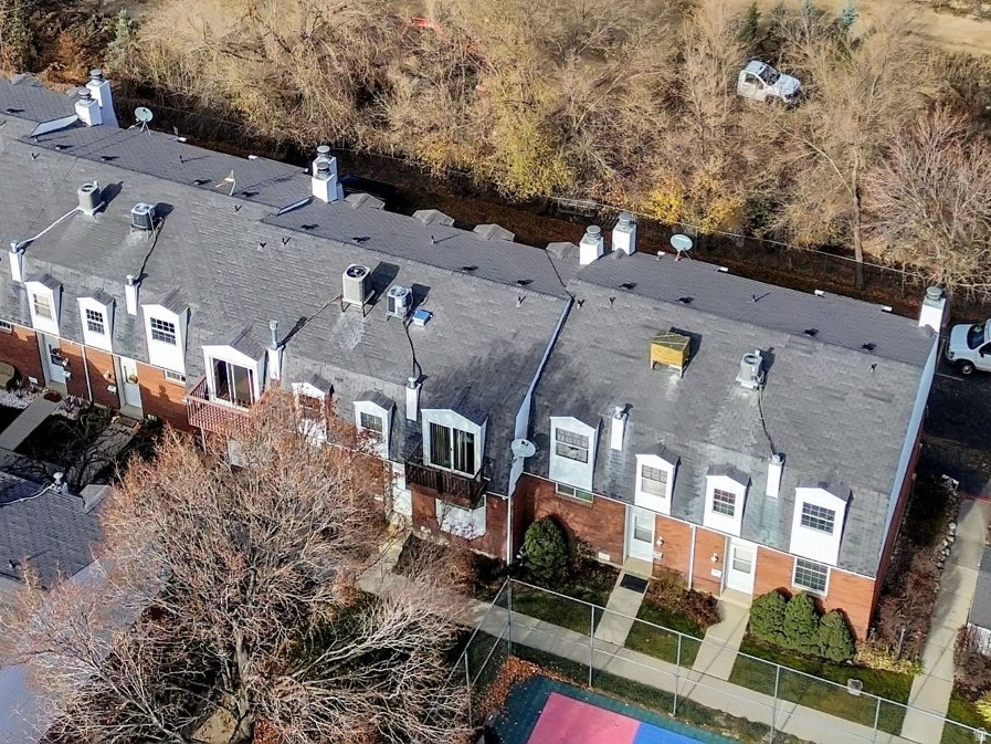 651 E WILLIAMSBURG CIR Sandy, UT 84070