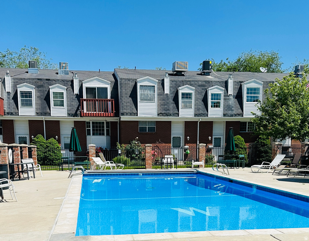 651 E WILLIAMSBURG CIR Sandy, UT 84070