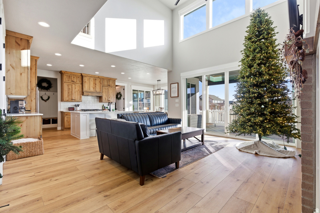 1919 W 850 S Layton, UT 84041