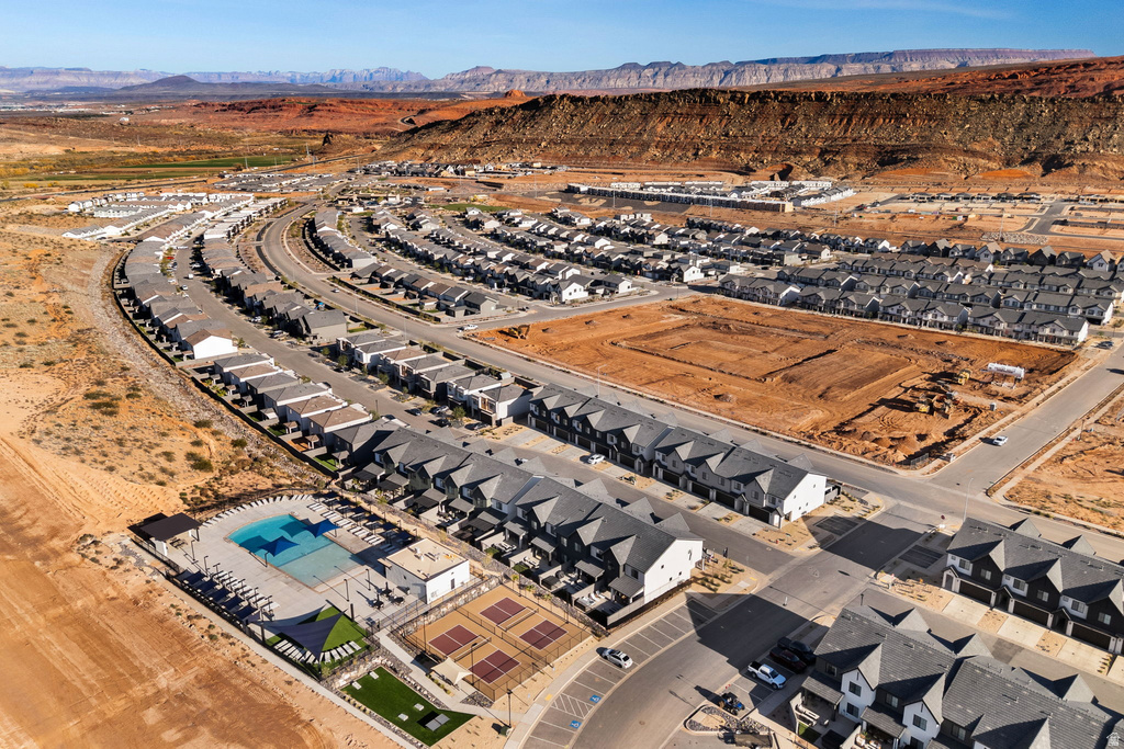 1610 S RIPPLE ROCK DR Washington, UT 84780