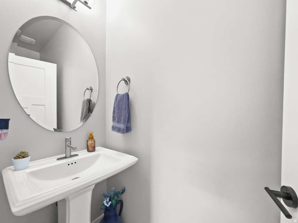 1379 E PETUNIA CT Layton, UT 84040