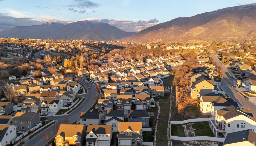 1379 E PETUNIA CT Layton, UT 84040