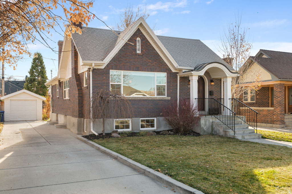 1656 E HARVARD AVE Salt Lake City, UT 84105