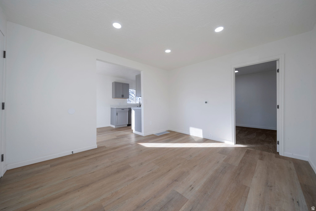 1680 W CLAYBOURNE AVE West Valley City, UT 84119