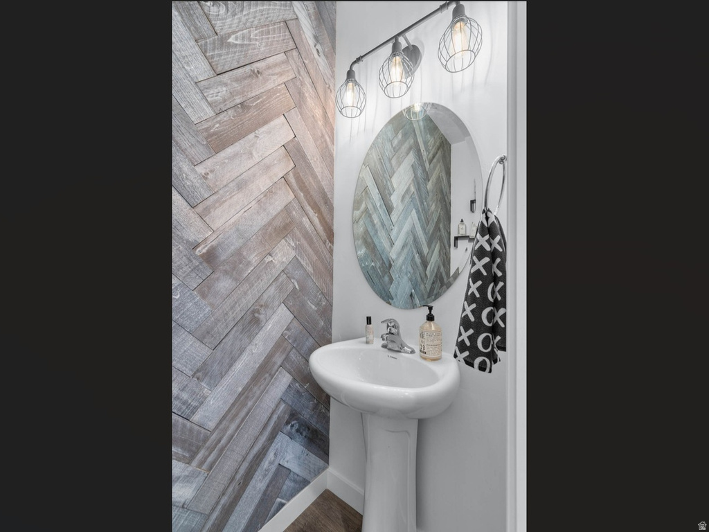 15297 S REINS WAY Bluffdale, UT 84065