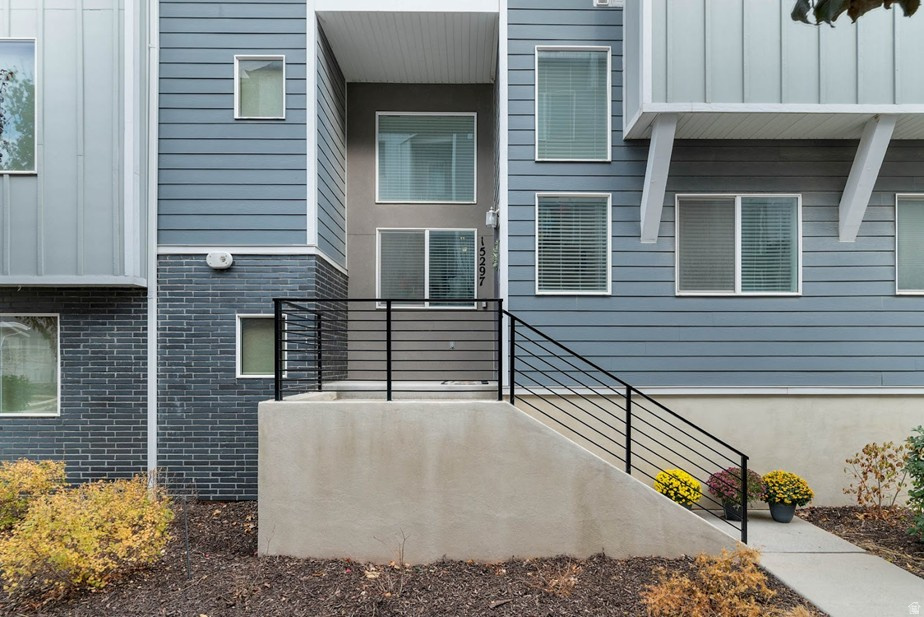 15297 S REINS WAY Bluffdale, UT 84065