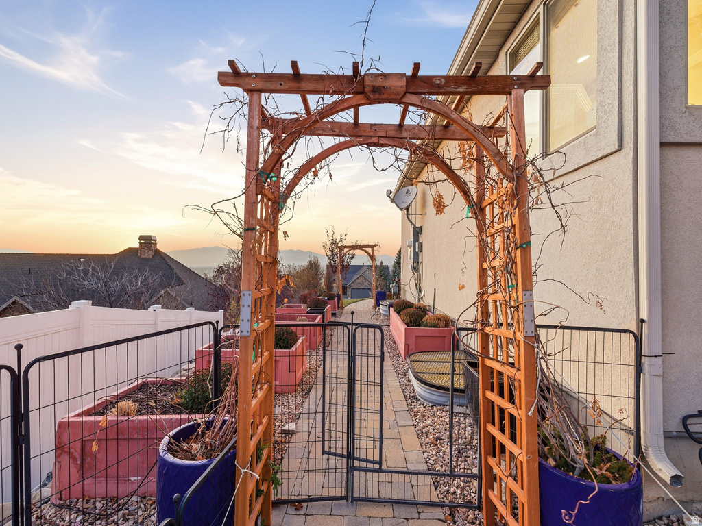 9242 N EMERALD LAKE CV Cedar Hills, UT 84062