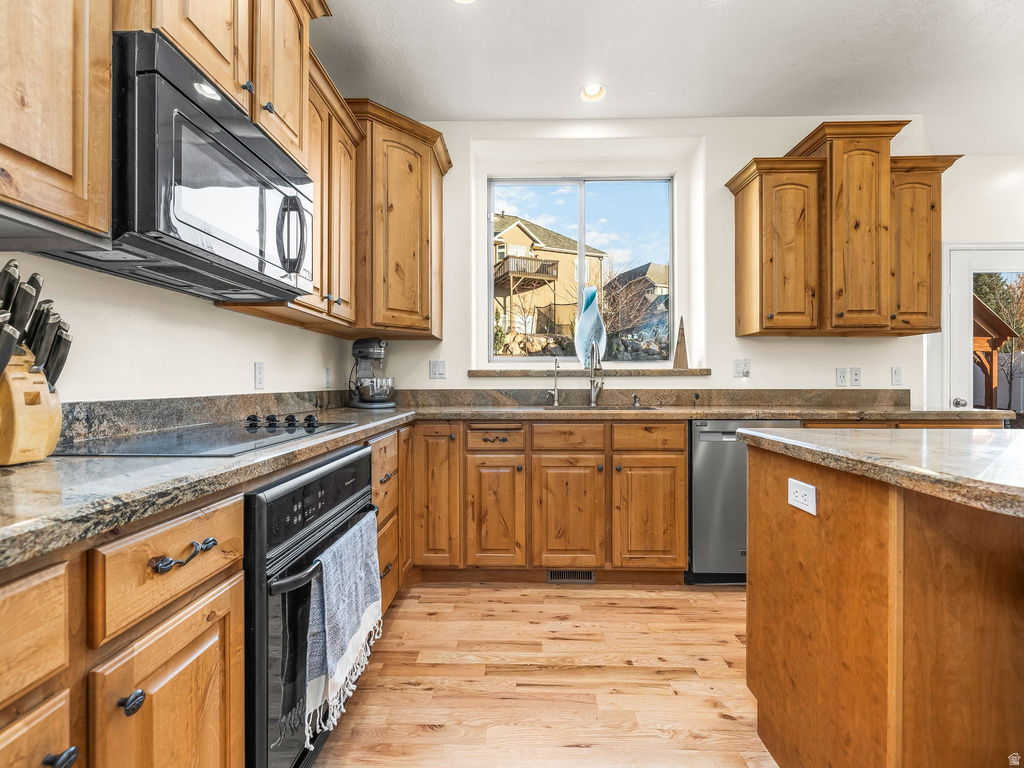 9242 N EMERALD LAKE CV Cedar Hills, UT 84062