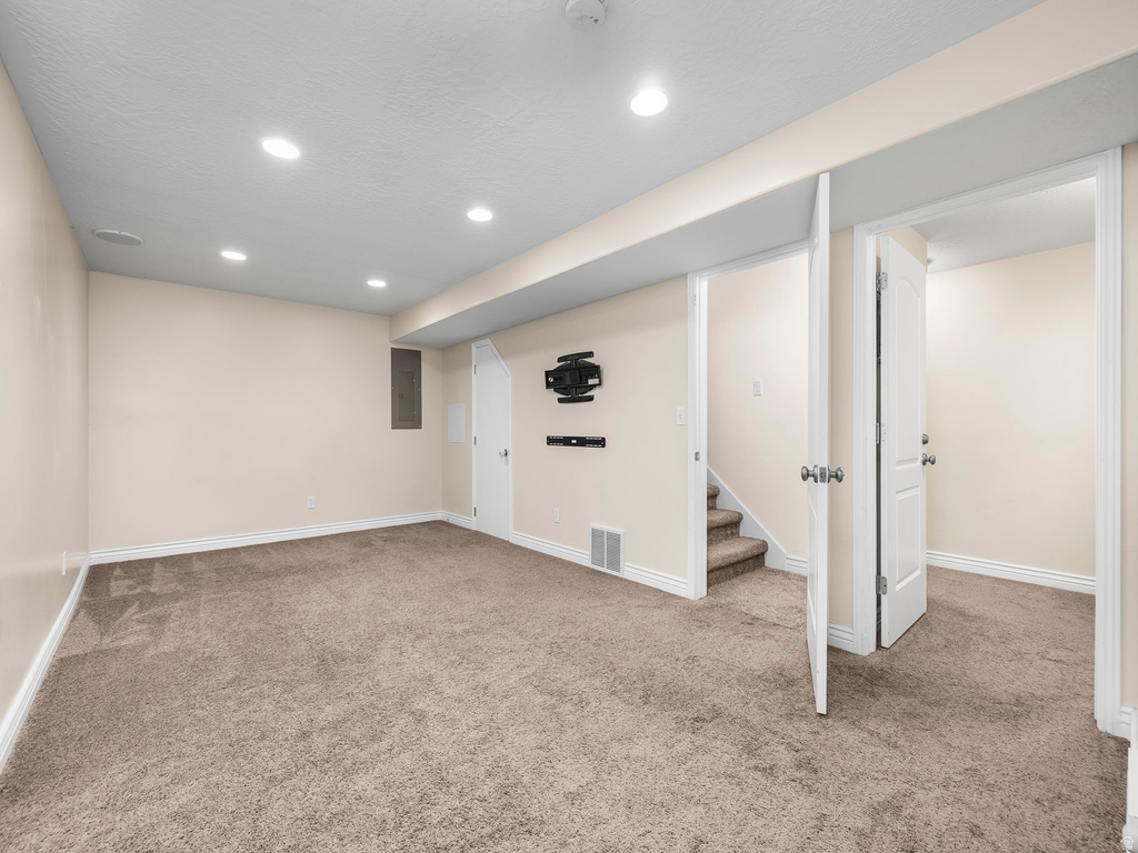 9242 N EMERALD LAKE CV Cedar Hills, UT 84062